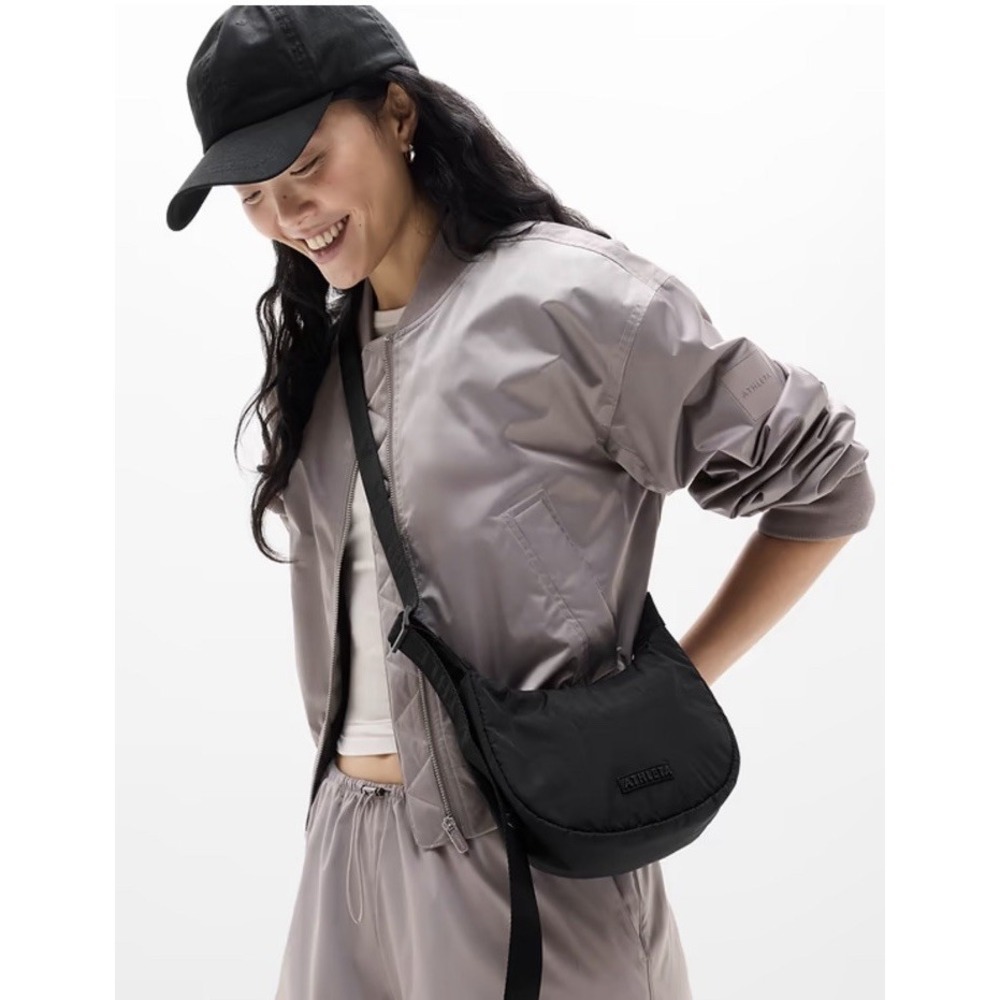 ATHLETA All About Mini Crescent Bag Black NWT - Picture 2 of 4